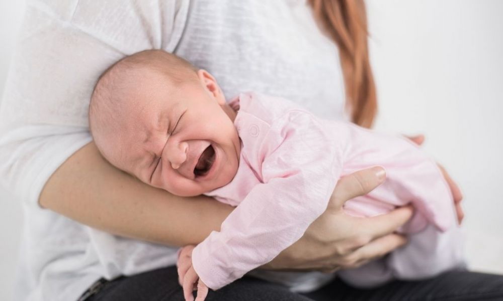Wenn Babys exzessiv schreien, kommen Eltern an ihre Grenzen. © S.Kobold/Adobe Stock